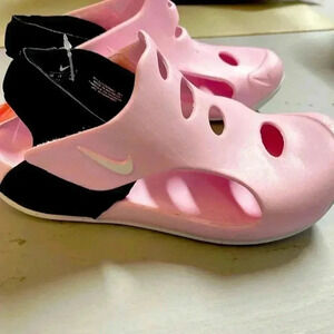 Girls pink Nike shoes
